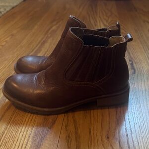 Soffe Women's Rich Brown Ankle Booties